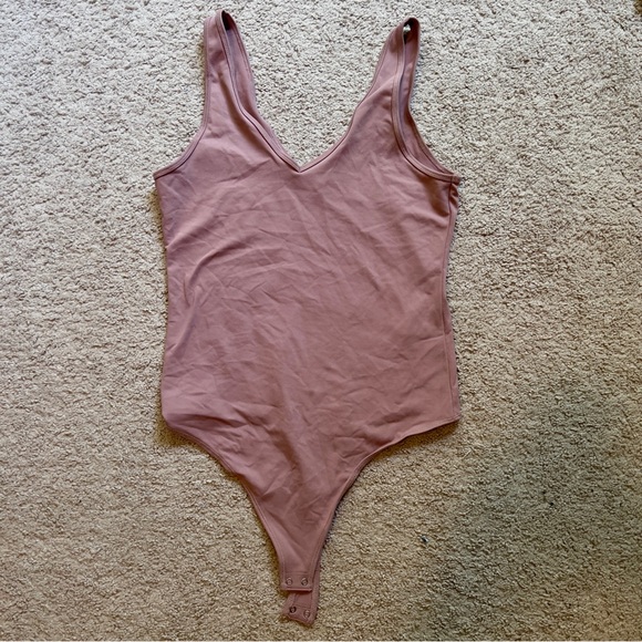 Abercrombie & Fitch V Neck Bodysuit, Mauve - Picture 1 of 2